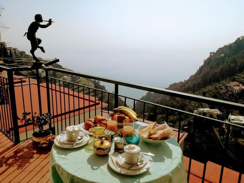 Domus Gaia Bed & Breakfast Амалфи Екстериор снимка
