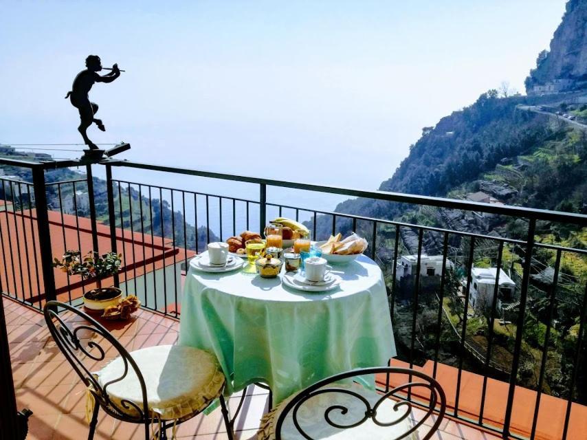 Domus Gaia Bed & Breakfast Амалфи Екстериор снимка